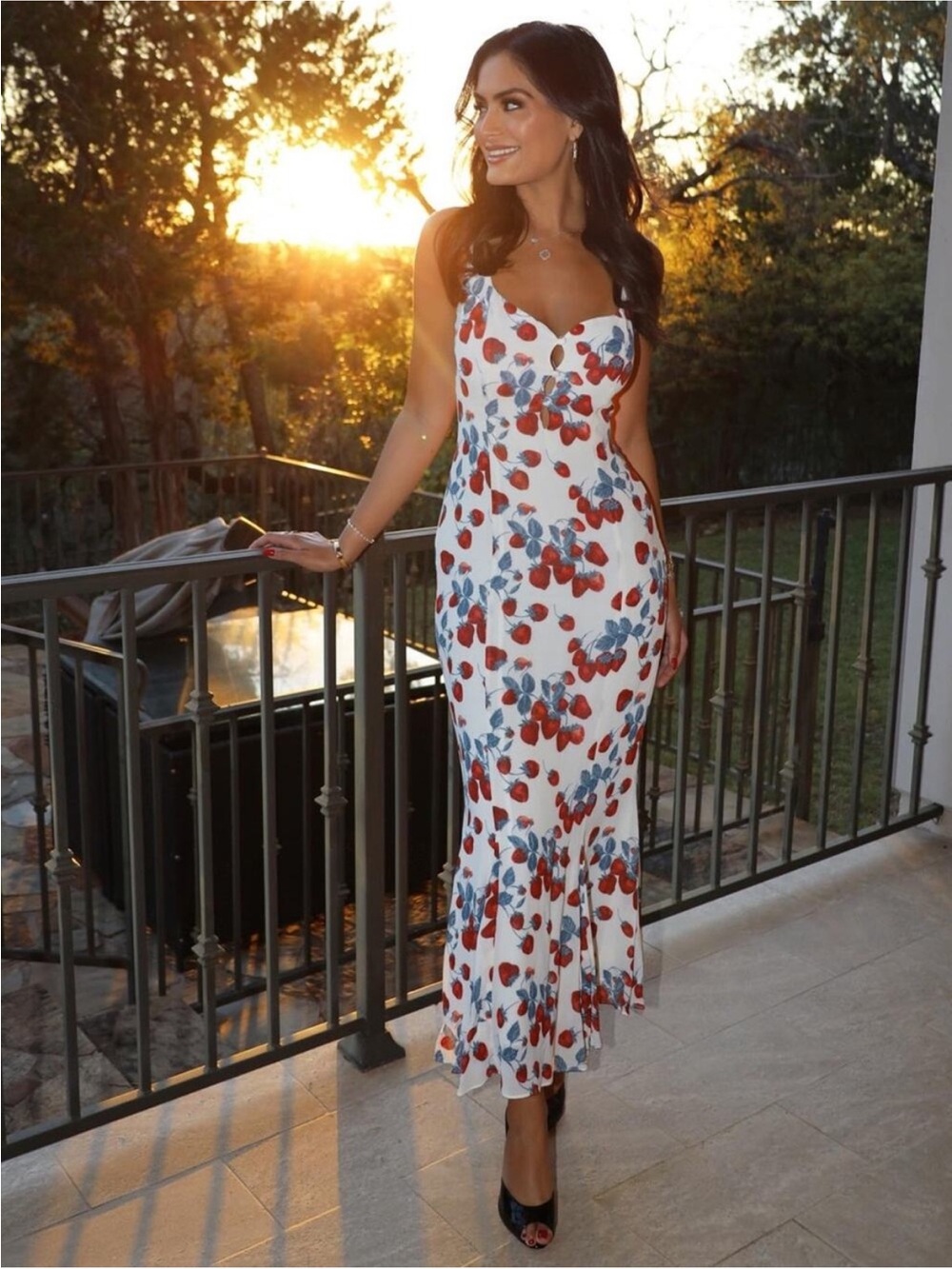 Reformation Laine Dress
Strawberry Jam sz 6 NEW